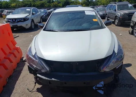 2018 Nissan Altima 2.5 Sr из США, поврежденный, VIN 1N4AL3AP9JC181369